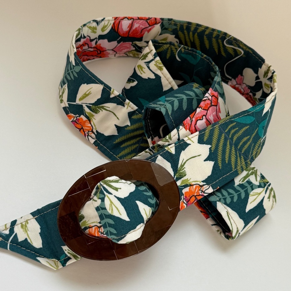 MAGICAL SCRAPS Floral Fabric Belt